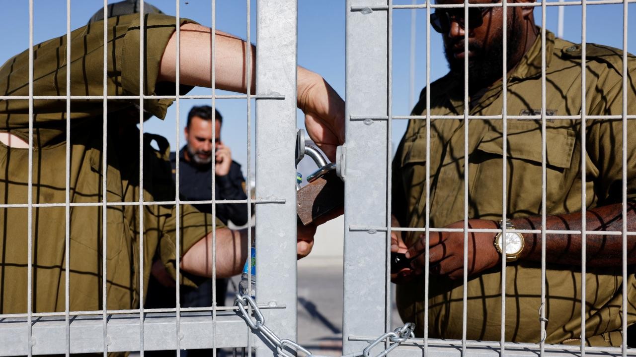 Filistinli Salim: İsrail askerleri su içmek istediğimizde üzerimize tükürüyorlar