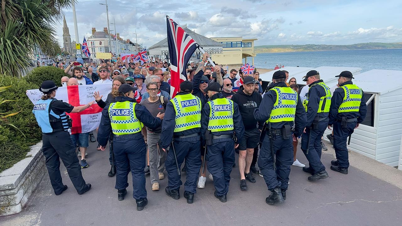 İngiltere'deki Türk toplumu aşırı sağcı şiddet eylemlerinden endişeli