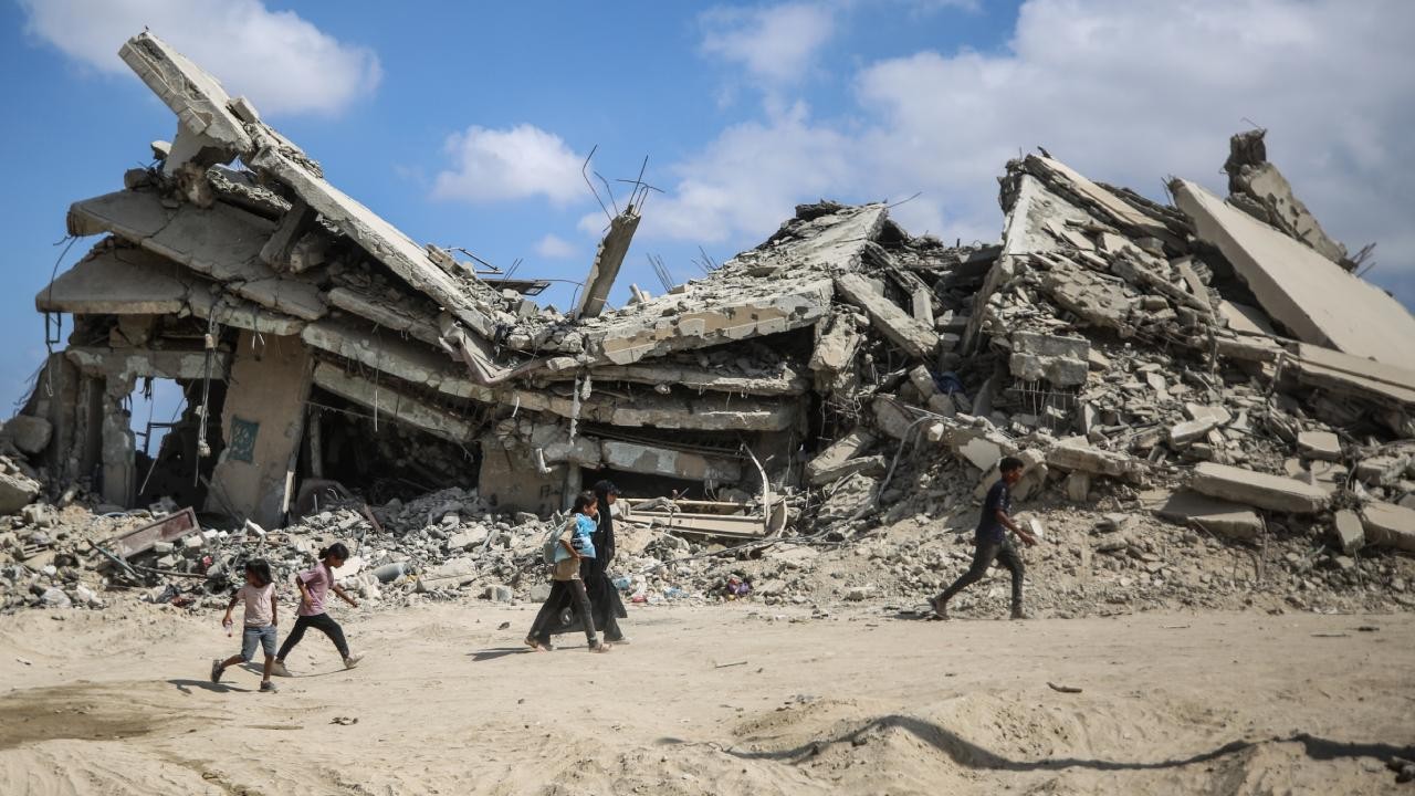 Soykırımcı İsrail ordusu, Han Yunus'ta geniş bir alanın boşaltılmasını istedi