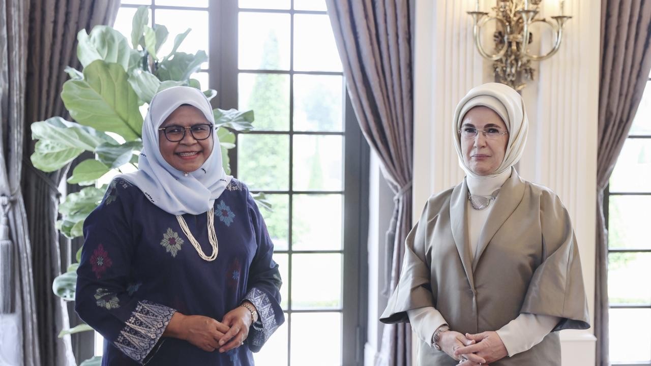 Emine Erdoğan'dan Maimunah Mohd Sharf'a tebrik mesajı