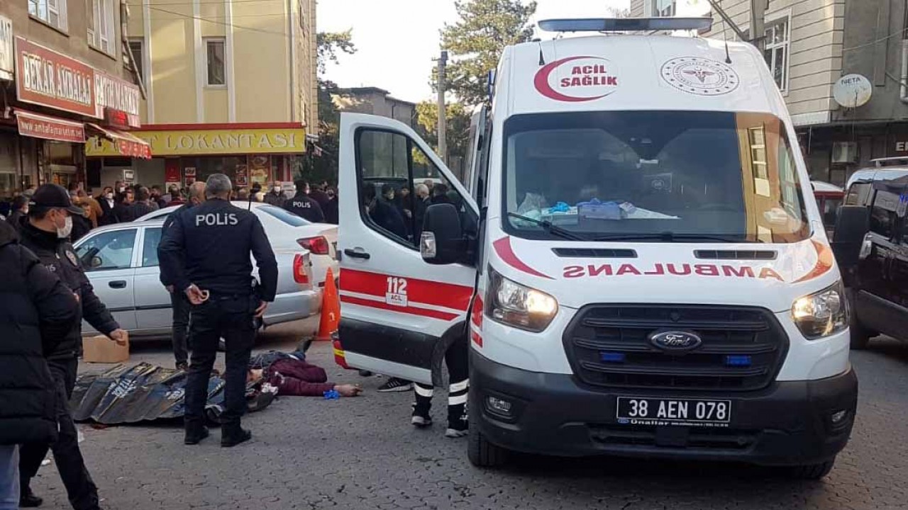 Üç kişiyi sokak ortasında öldürdü, 981 gündür firarda