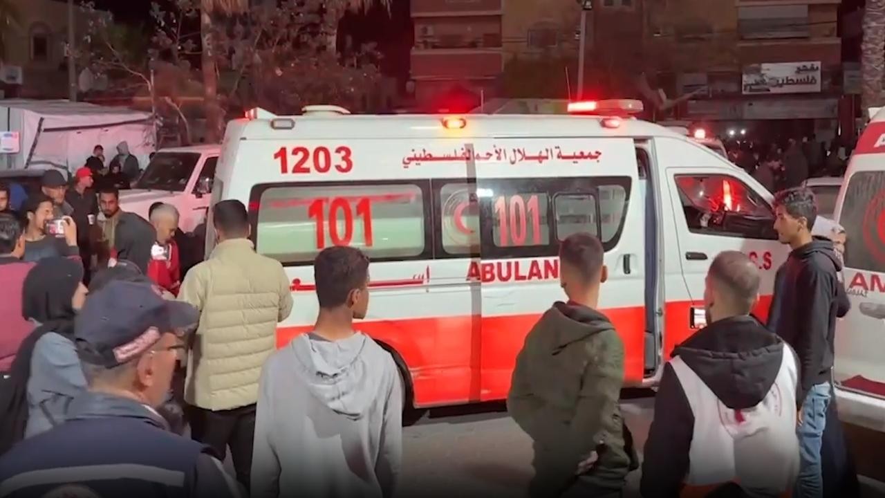 Katil İsrail, sivillerin sığındığı okulu vurdu: 20 Filistinli hayatını kaybetti