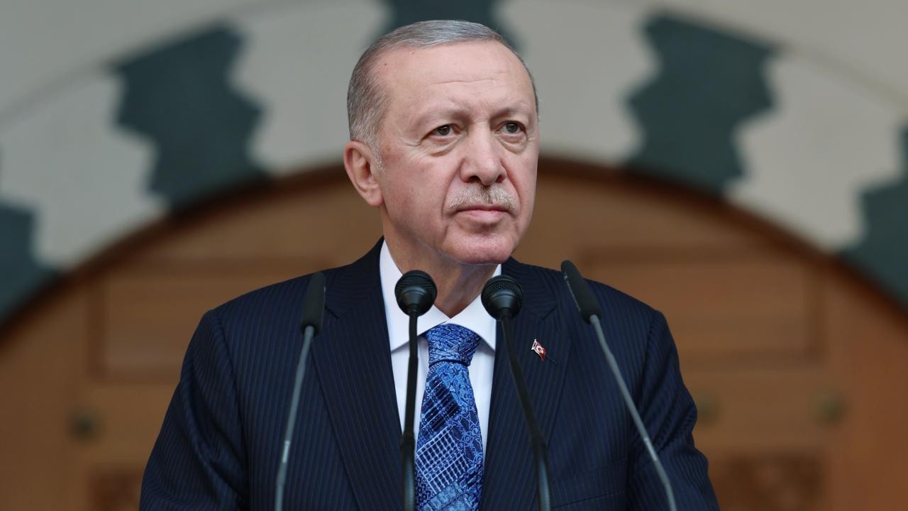 Cumhurbaşkanı Erdoğan: Kutsal dinimizi istismar eden çıkar gruplarına meydanı boş bırakmamalıyız