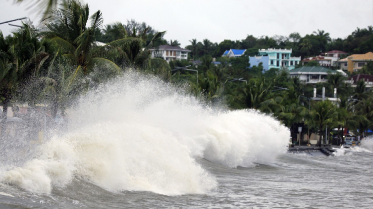 Filipinler'de Süper Tayfun alarmı: 650 bin kişi tahliye edildi