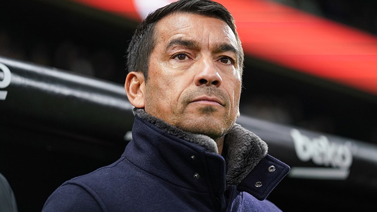 Van Bronckhorst'tan istifa cevabı