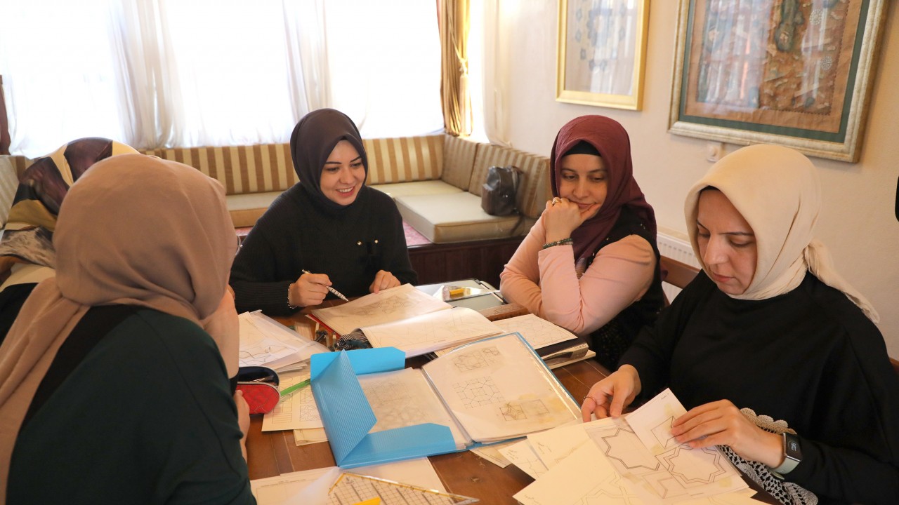 Karatay Belediyesi'nden İslam sanatında geometrik motifler kursu