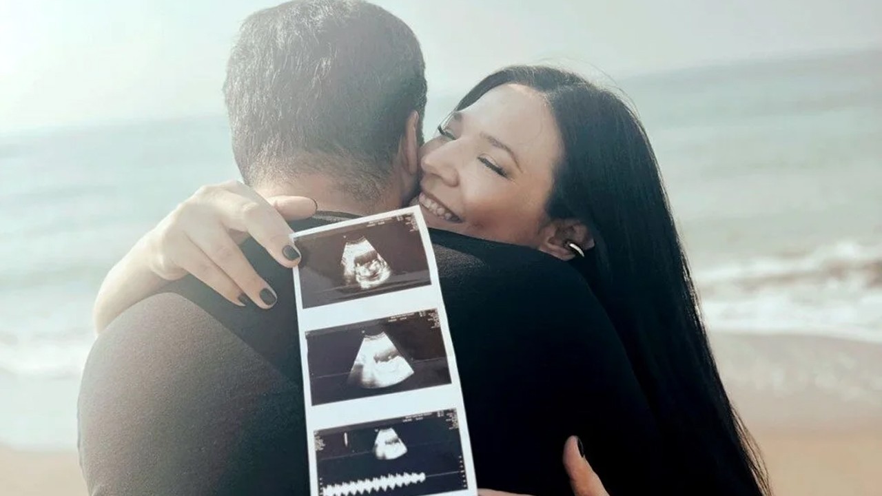 Ünlü şarkıcı anne oldu