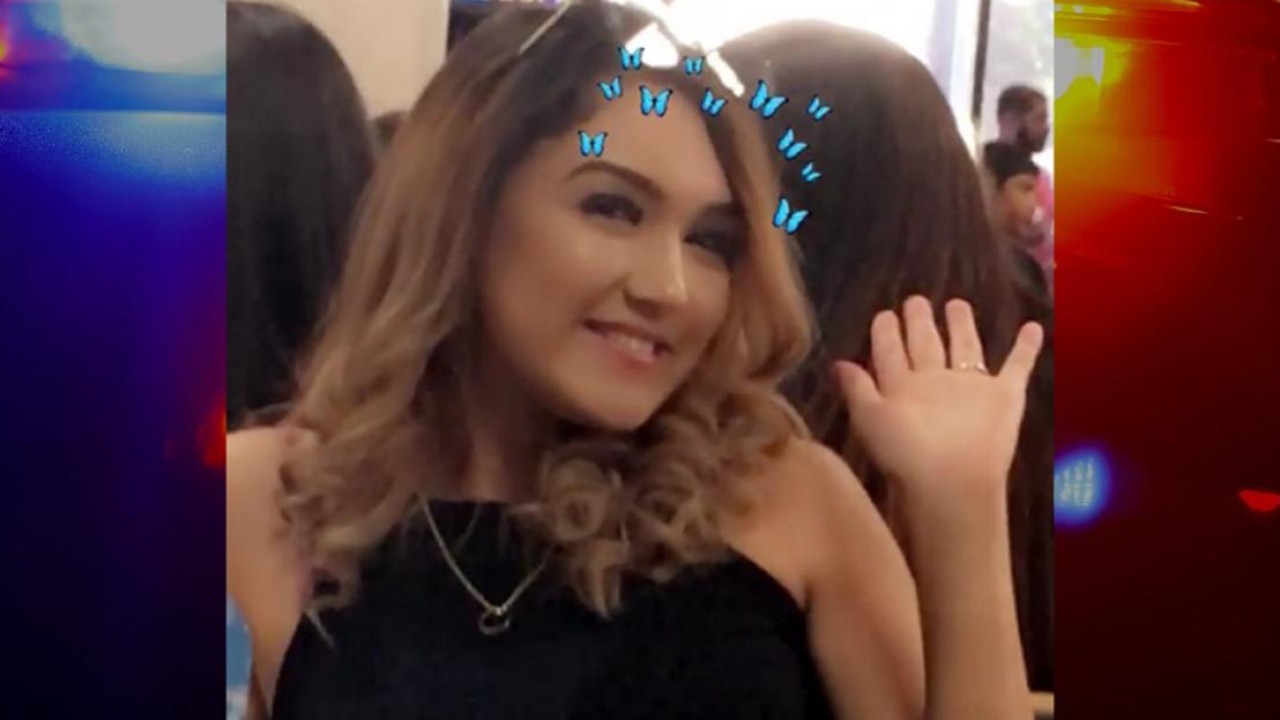 2 yaşındaki çocuk silahla oynarken annesini vurdu