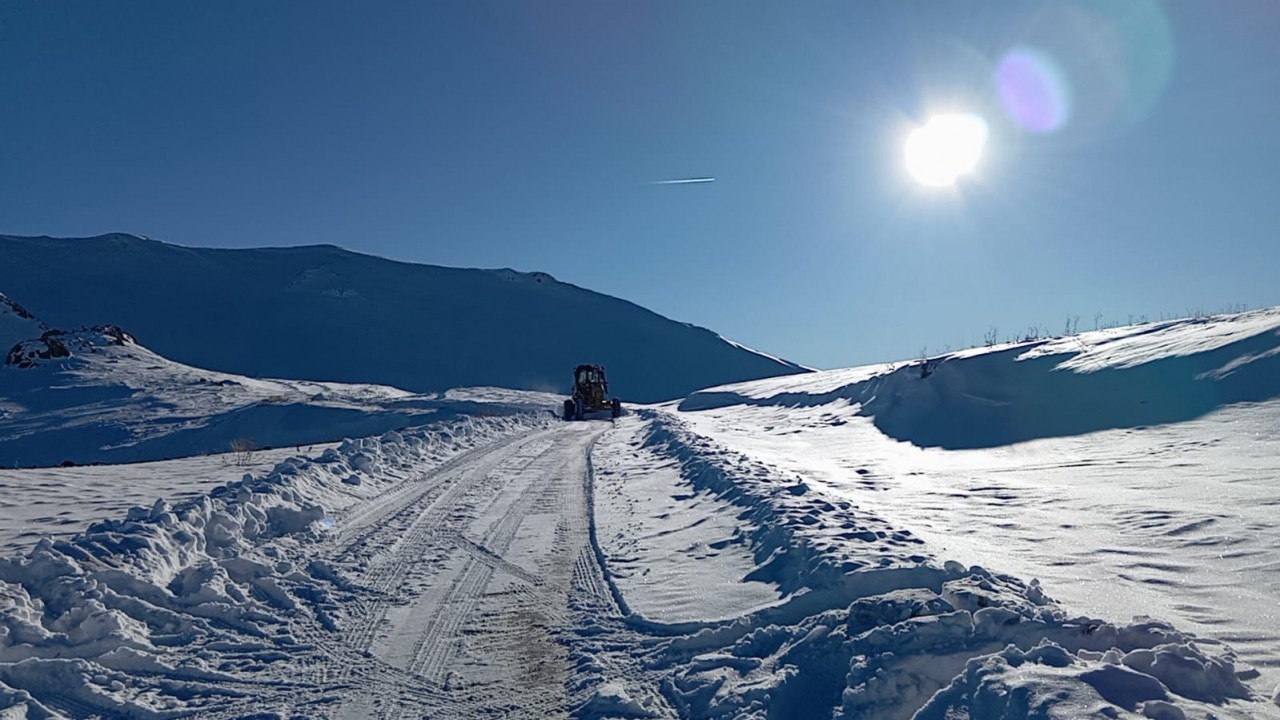 Kardan kapanan 38 kilometrelik yol ulaşıma açıldı