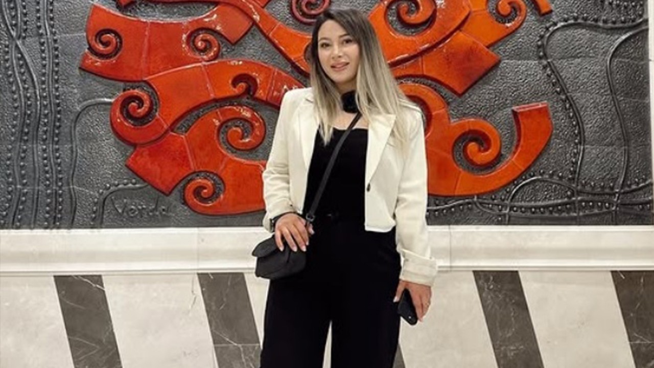 Estetik ameliyatı sonrası hayatını kaybeden sosyal medya fenomeni toprağa verildi