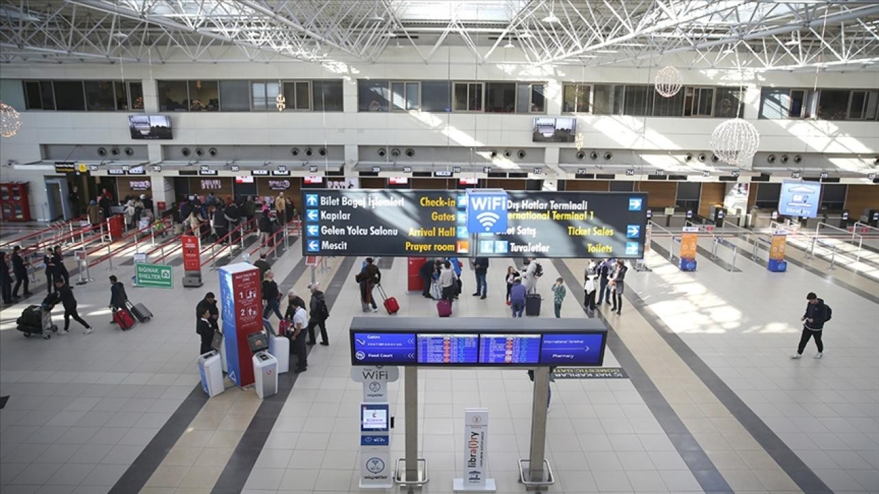 Yurt dışına çıkış harcında "pulsuz" dönem başladı