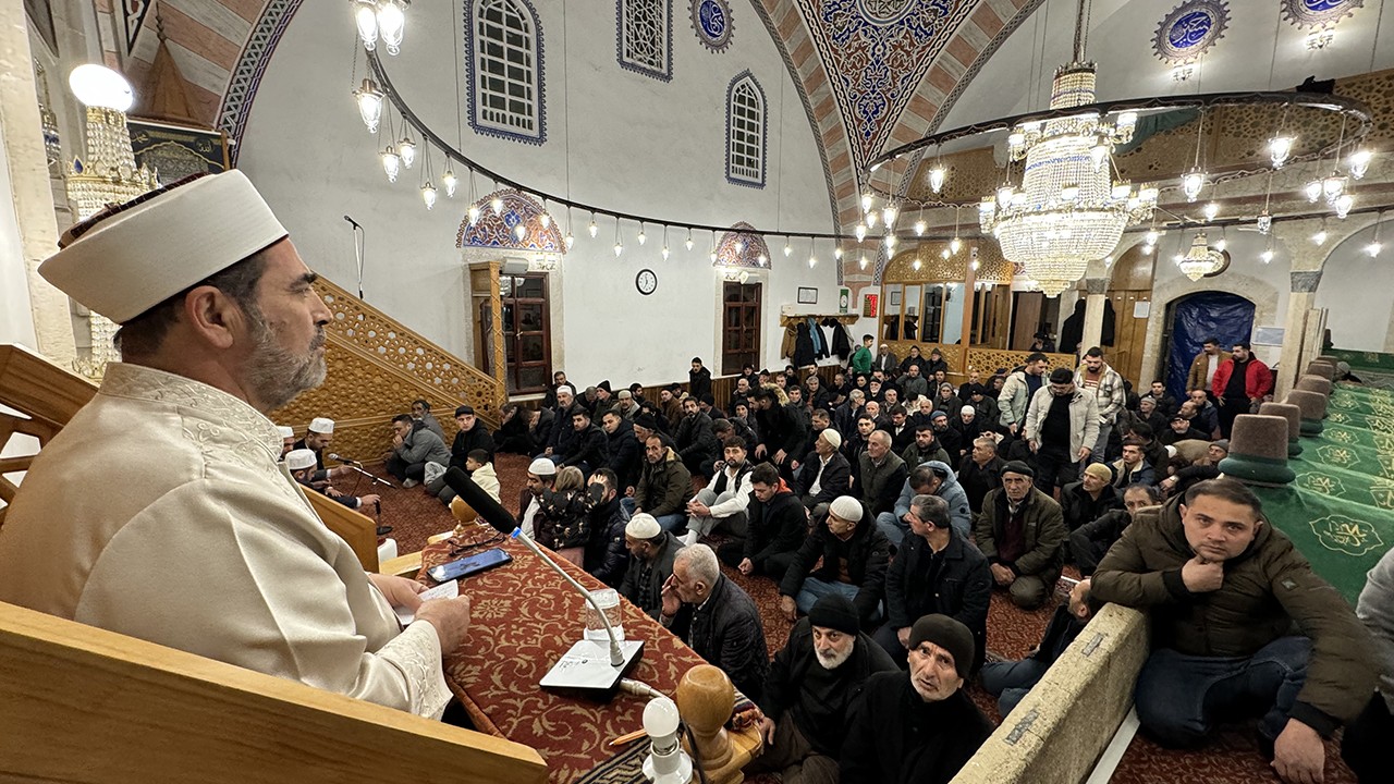 Karaman'da Regaip Kandili dualarla idrak edildi