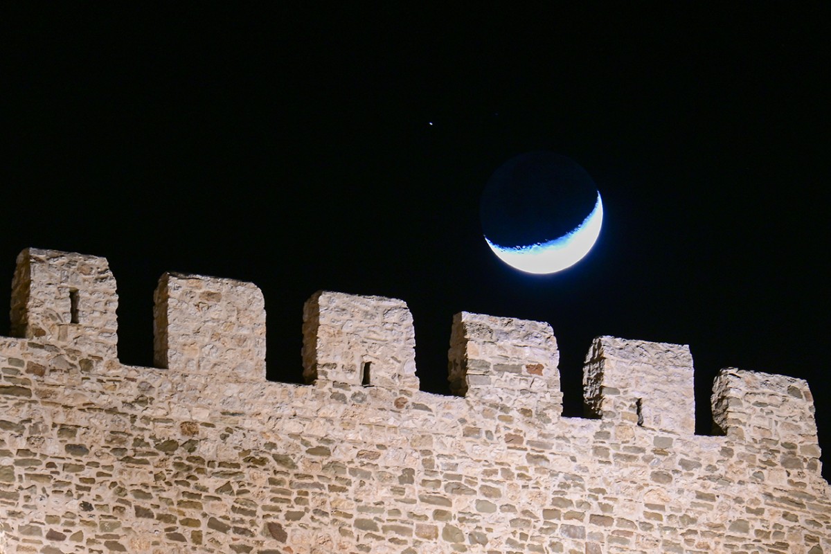 Hilal ve yıldız buluşması Van semalarında görüntülendi