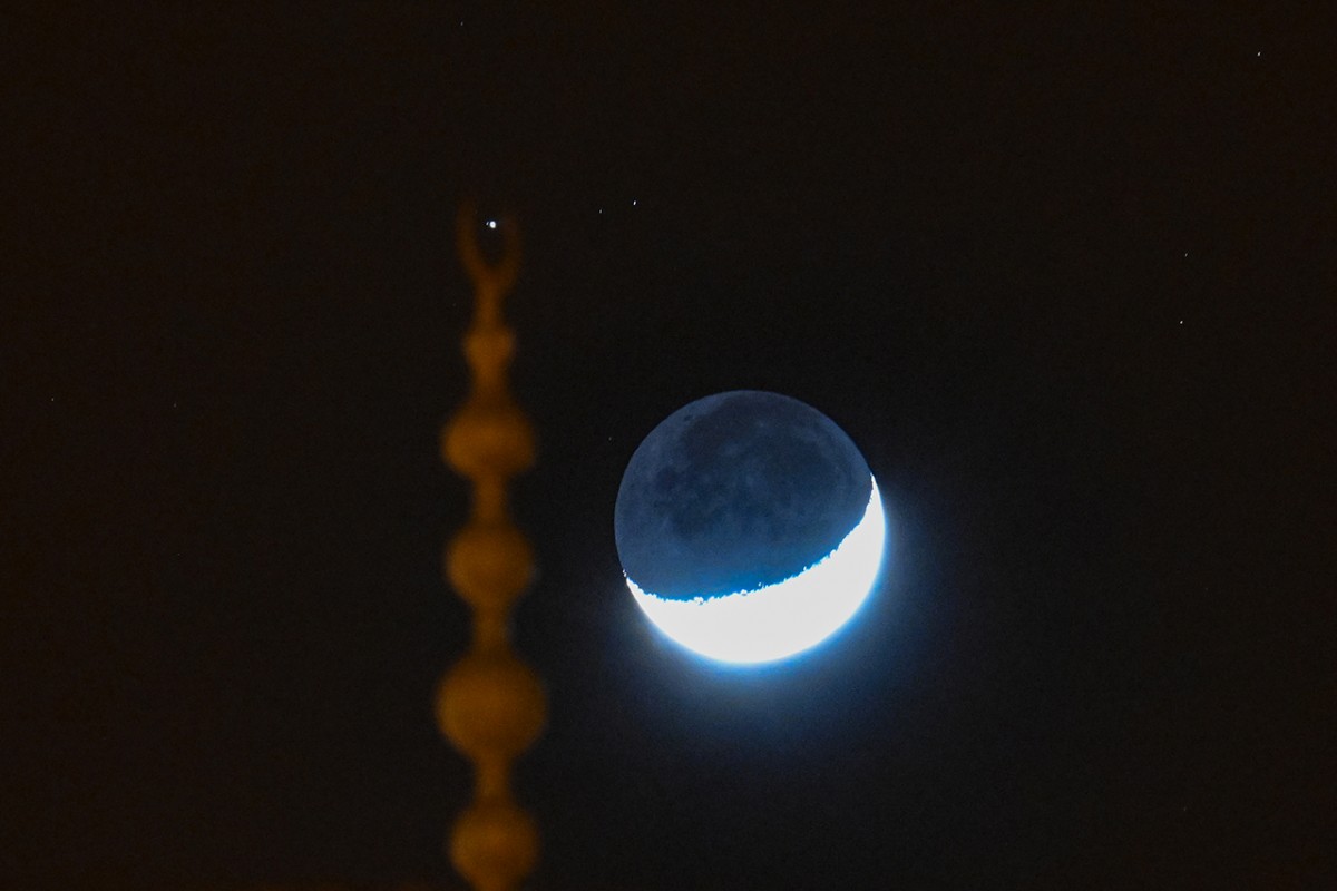 Hilal ve yıldız buluşması Van semalarında görüntülendi
