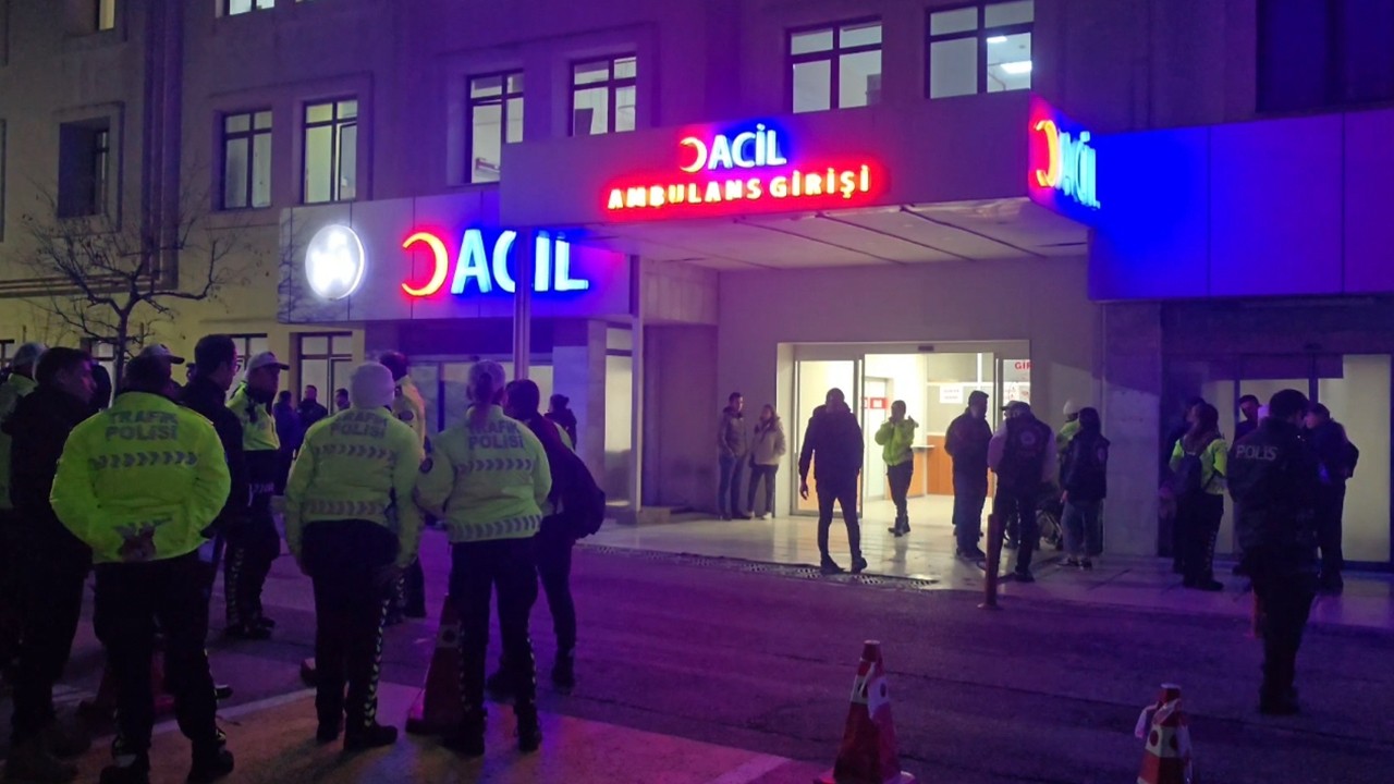 Kazaya müdahale ettiği sırada motosiklet çarpan trafik polisi ağır yaralandı