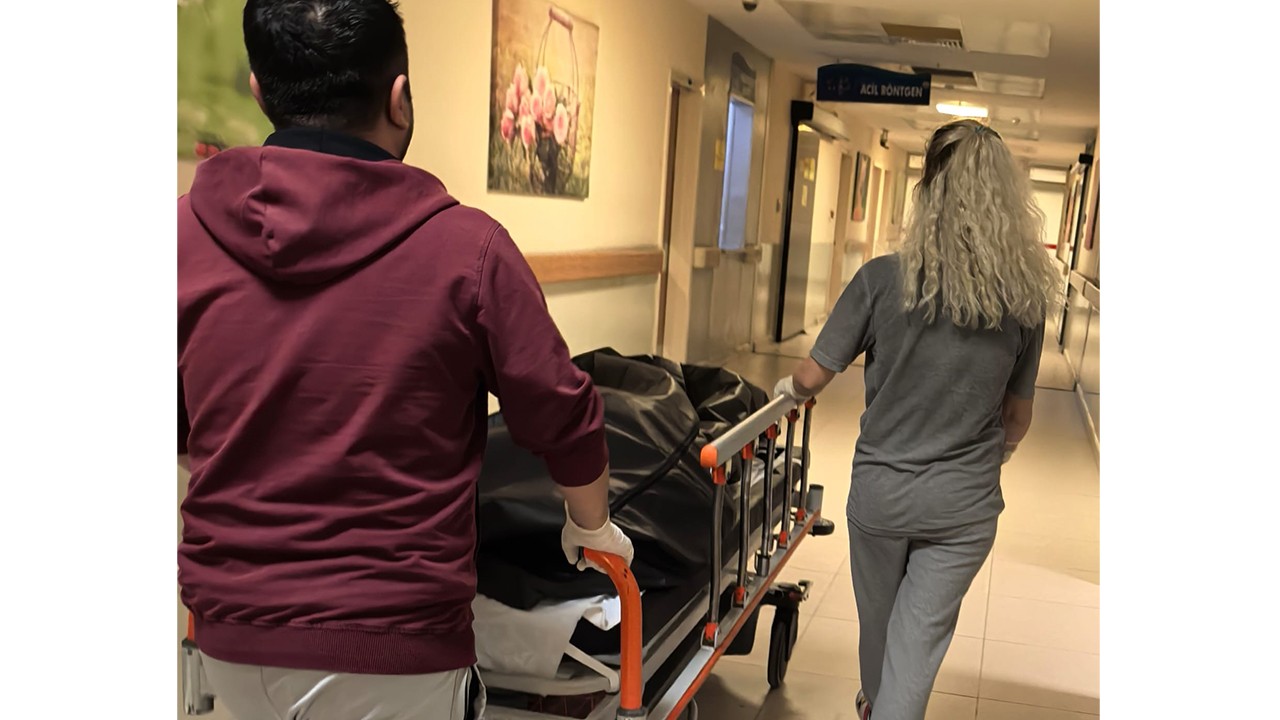 Evinde baygın halde bulunan kadın, hastanede öldü; vücudunda darp izlerine rastlandı