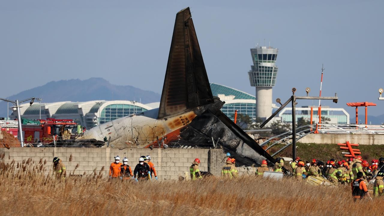 Düşen uçağın karakutularından son 4 dakika kayıp