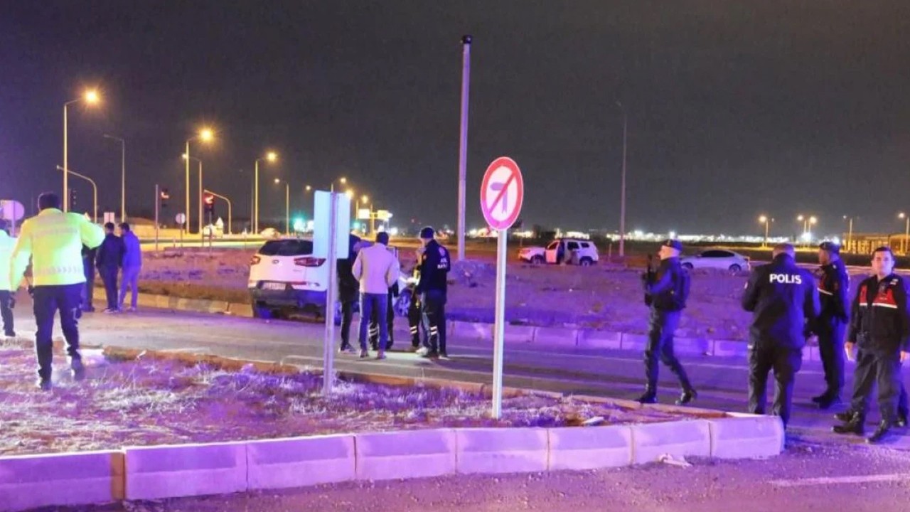 Evlenme vaadiyle getirdiği Suriyeli kadınla kaçarken kaza yaptı