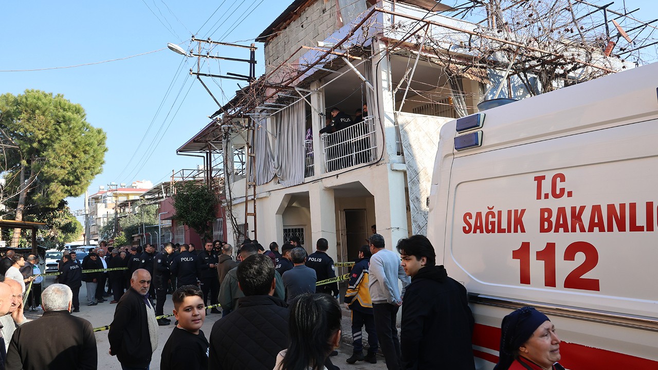 Kahvaltı sofrasında vahşet: 3 kişi evde bıçaklanmış halde ölü bulundu