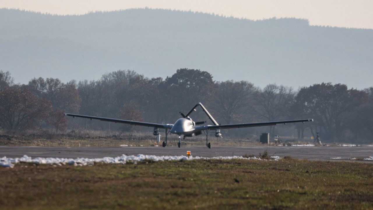 İlk kez silahlanan Bayraktar TB3 hedefi tam isabetle vurdu