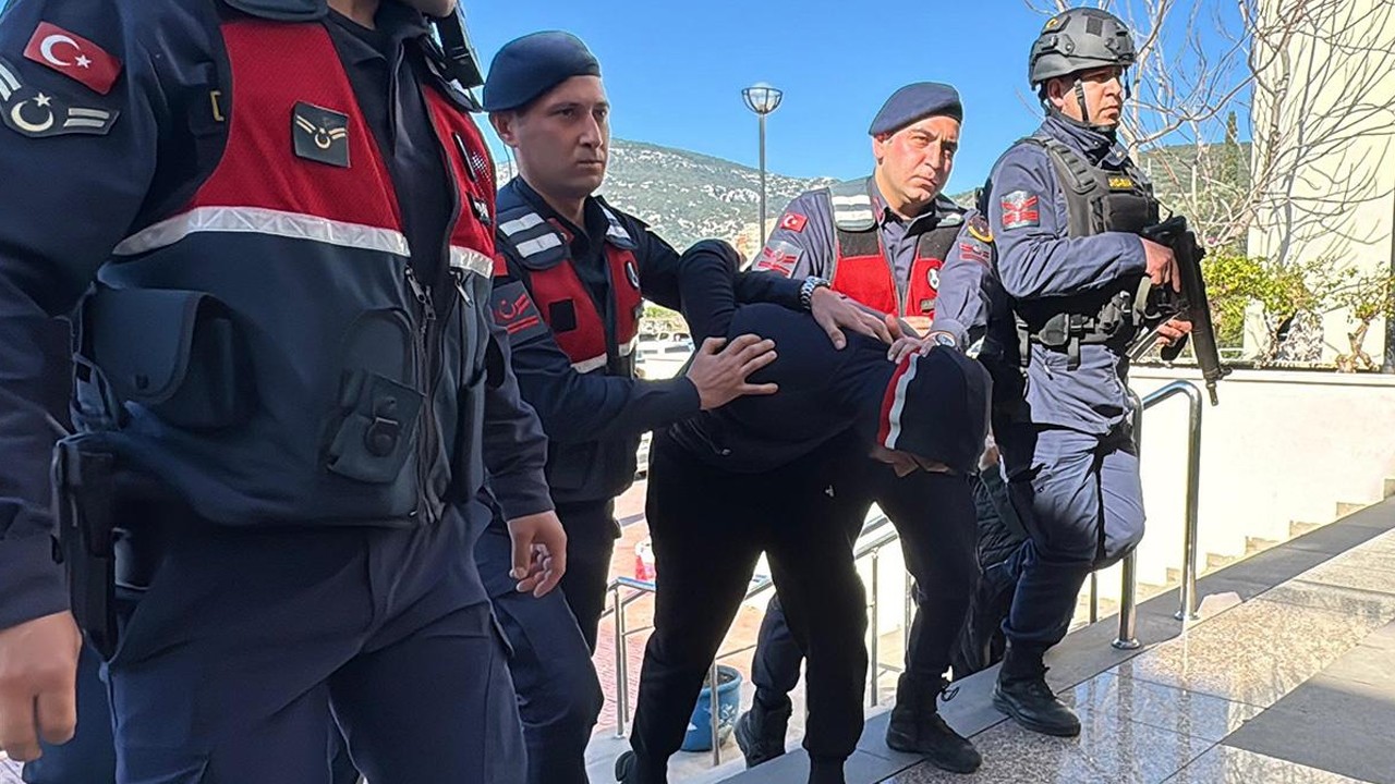 Interpol kırmızı bültenle aranan şahıs yakalandı