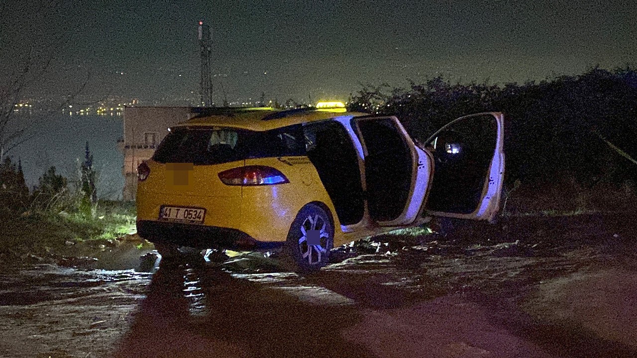 Taksici yol kenarında boğazı kesilmiş halde bulundu