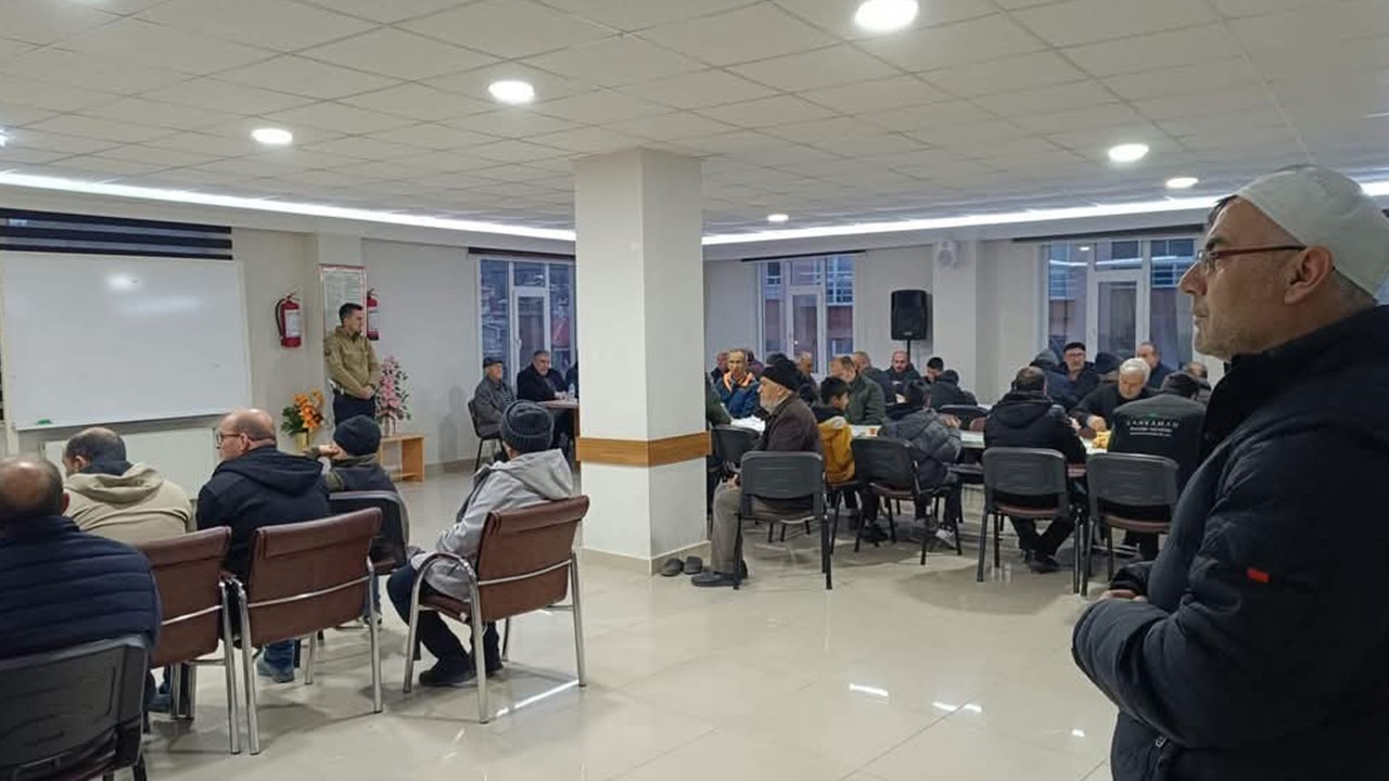 Bozkır’da umreye gidenler dualarla uğurlandı