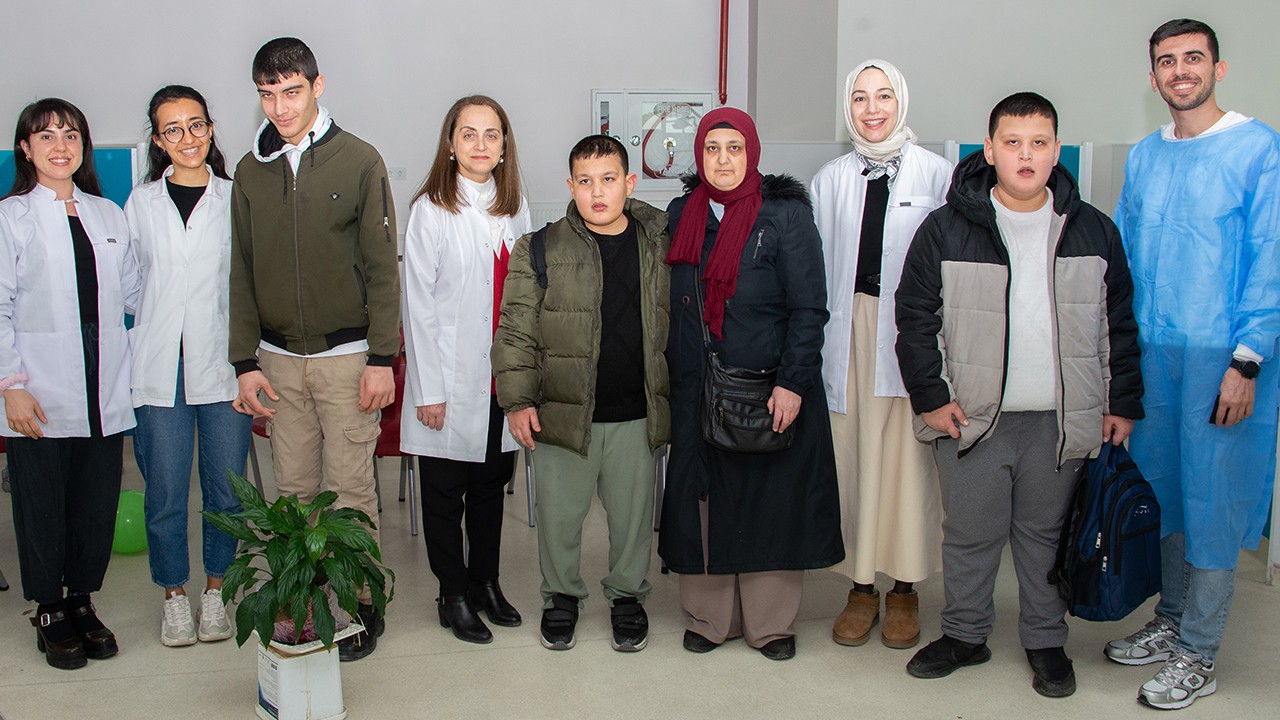 Selçuk Üniversitesinde özel gereksinimli çocukların diş tedavileri yapıldı