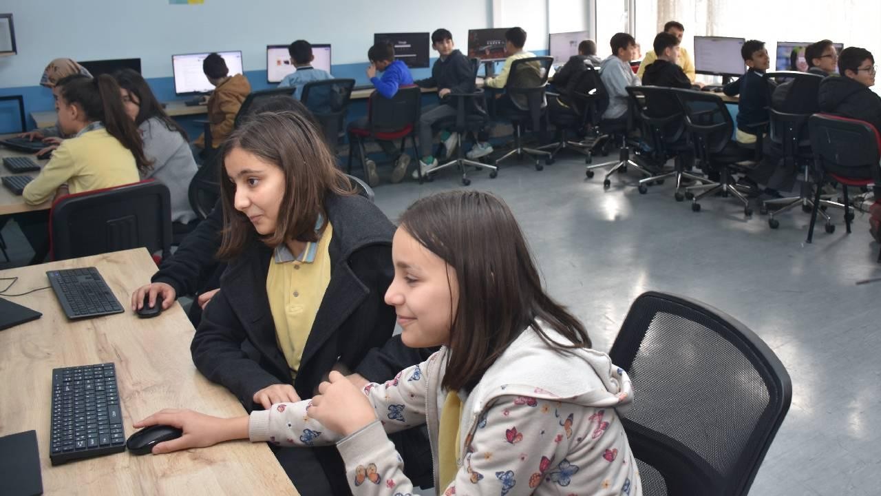 Yapay zeka destekli "MEBİ" platformundan 700 bini aşkın öğrenci faydalandı