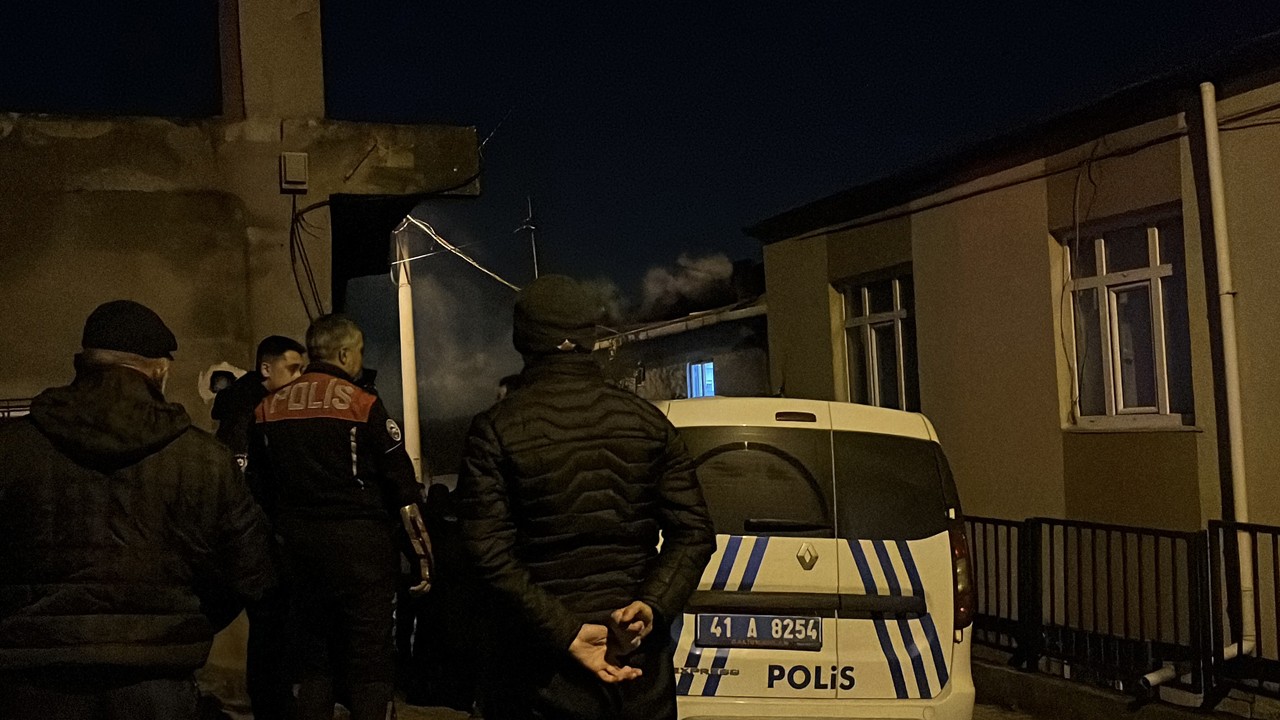 Komşu iki aile arasında odun kesme kavgası: 6 yaralı