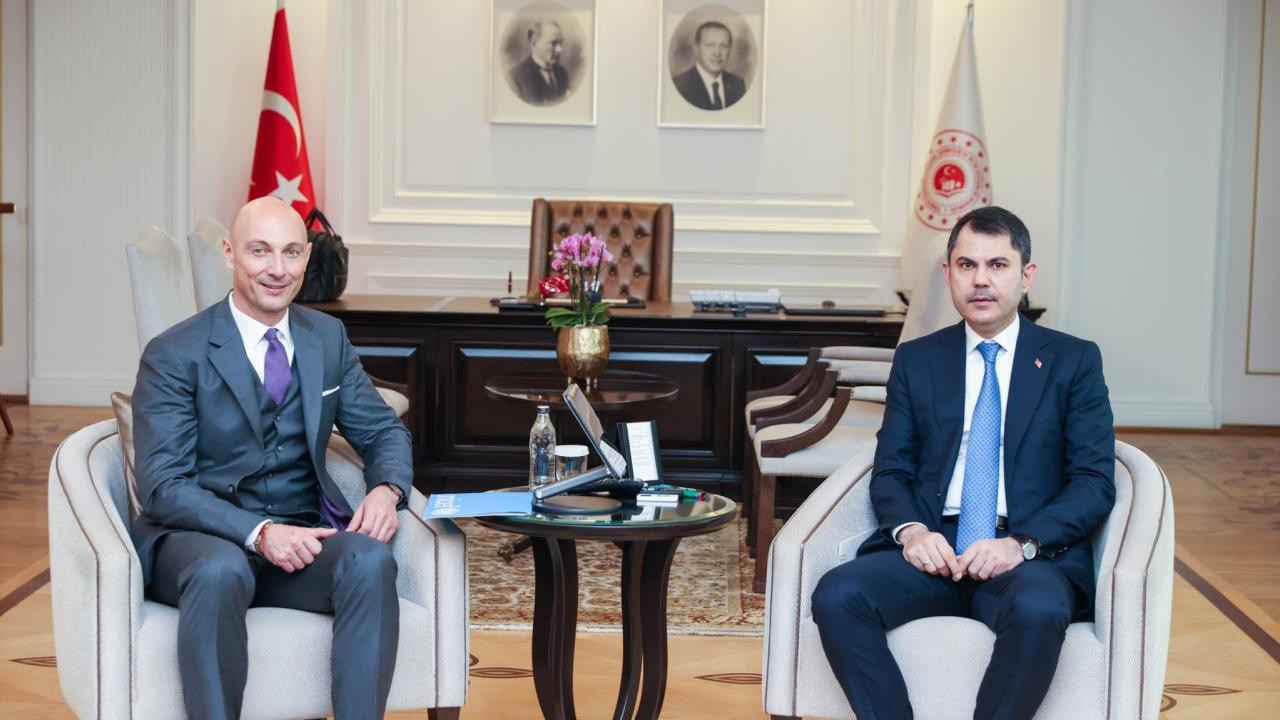 Bakan Kurum, UNICEF Türkiye Temsilcisi ile bir araya geldi