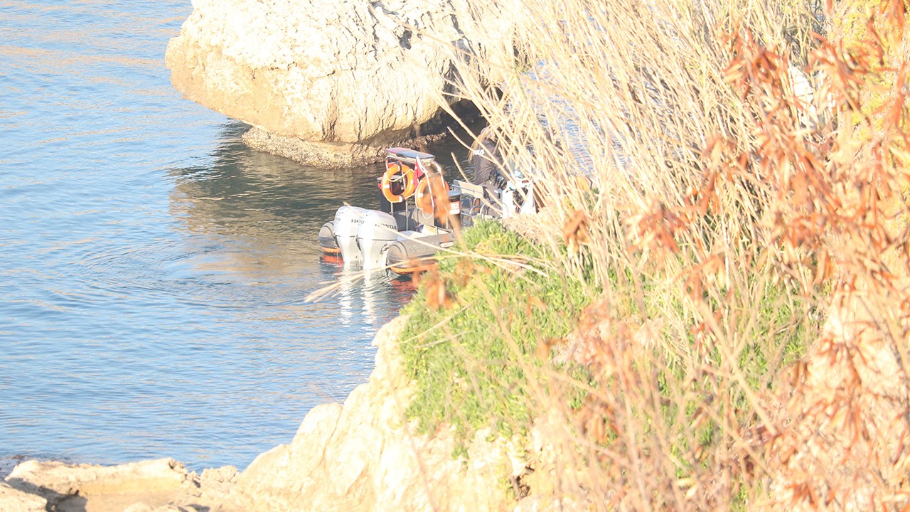 Falezlerden düşen genç kız yaralı kurtarıldı, polise bahsetmediği arkadaşı aynı yerde ölü bulundu