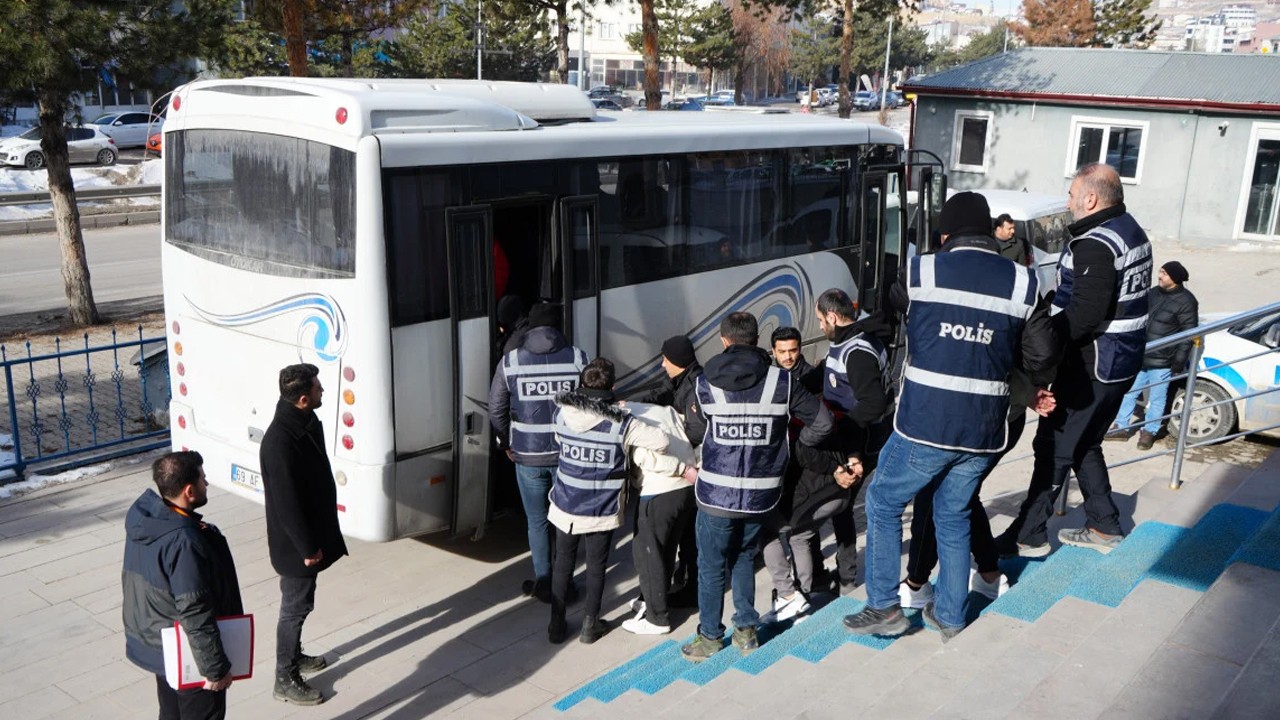 Karı-koca ve bacanağı çete kurdu: Polis tek tek avladı