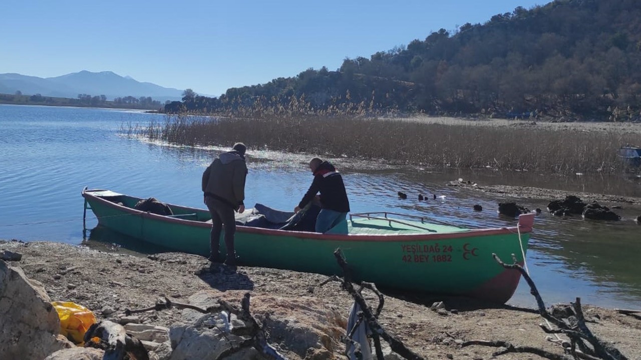 Beyşehir Gölü’ndeki balık popülasyonu denetimlerle korunuyor