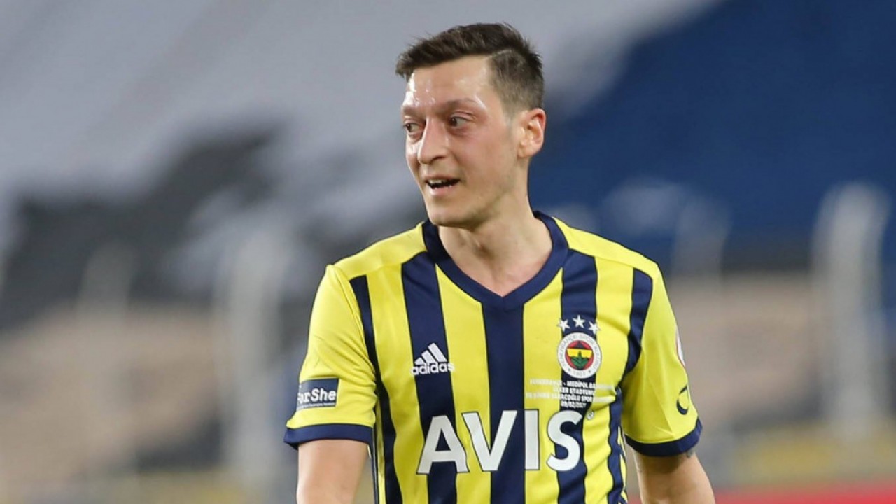 Derbi öncesi Mesut Özil'den şok açıklama: "Fenerbahçe'deyken çok büyük oyunlar döndü"