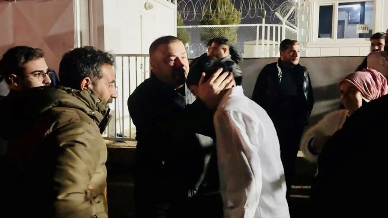 Narin cinayeti davasında iki tahliye gerçekleşti: Güran ailesinden cezaevi önünde karşılama