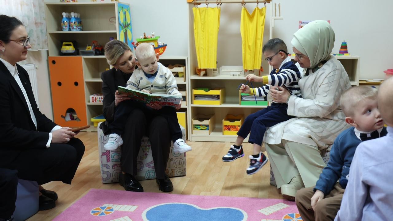 Emine Erdoğan, Ukraynalı yetim çocukları ziyaret etti