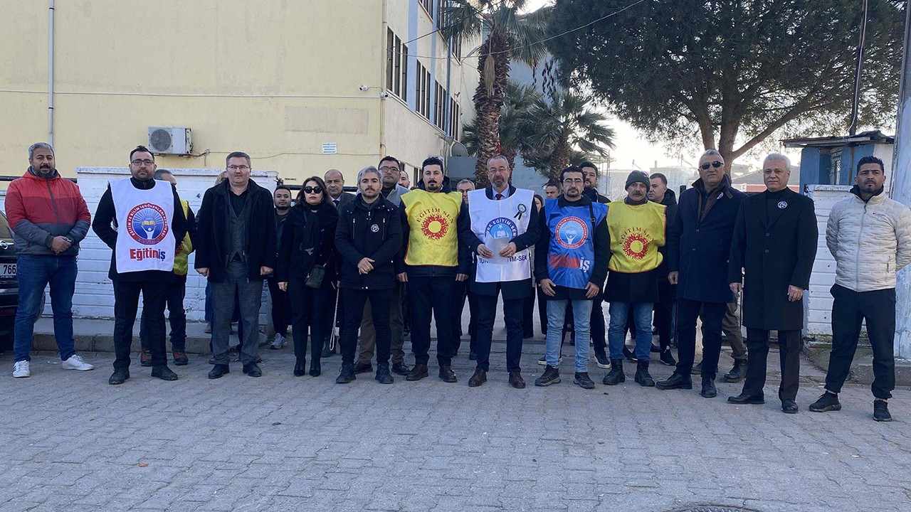 Öğretmeni dersten çıkarıp darbeden 2 şüpheli tutuklandı
