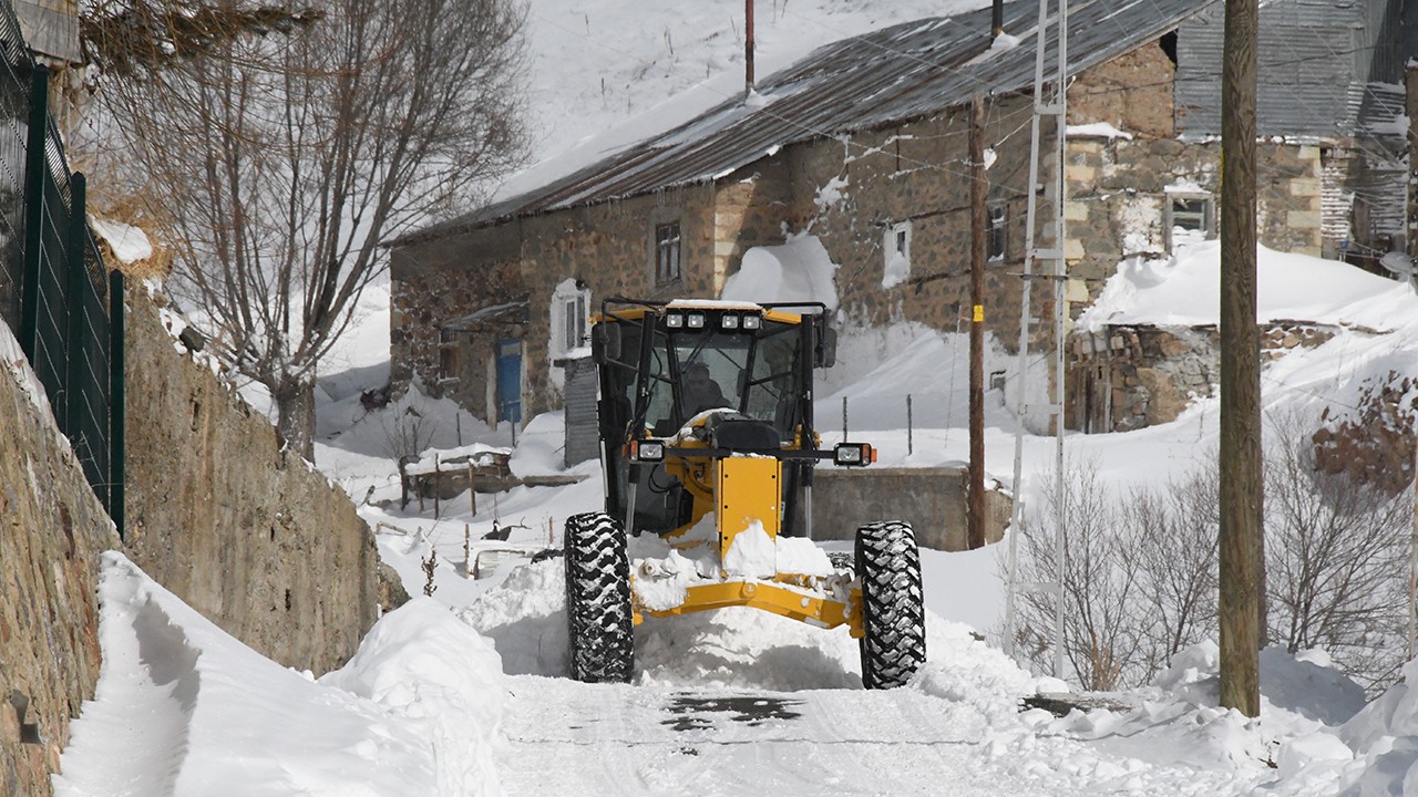 5 ilde kar nedeniyle 380 yerleşim yerine ulaşım sağlanamıyor