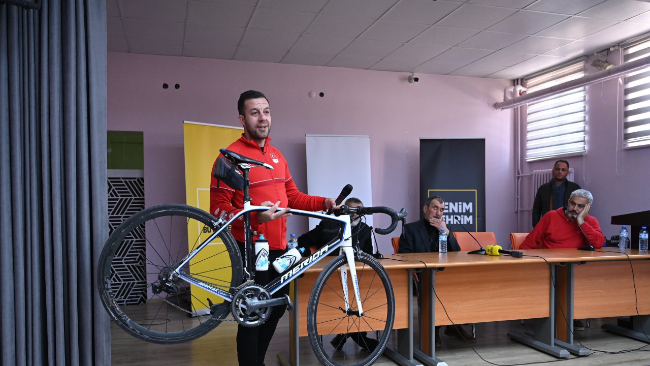 Konya Büyükşehir öğrencileri bisikletin efsaneleriyle buluşturuyor