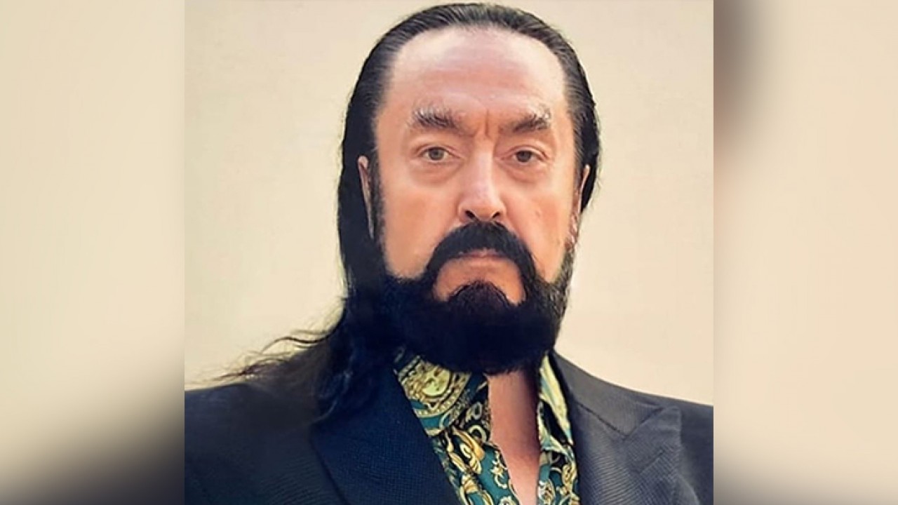 Adnan Oktar ve 18 sanığın "resmi belgede sahtecilik/kaçakçılık" davasında yeniden karar