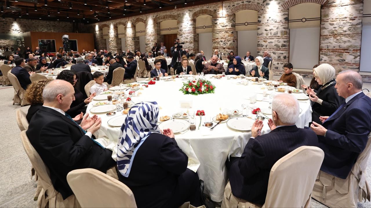 Cumhurbaşkanı Erdoğan: İlk iftarımızı yine şehit yakınlarımızla birlikte yaptık