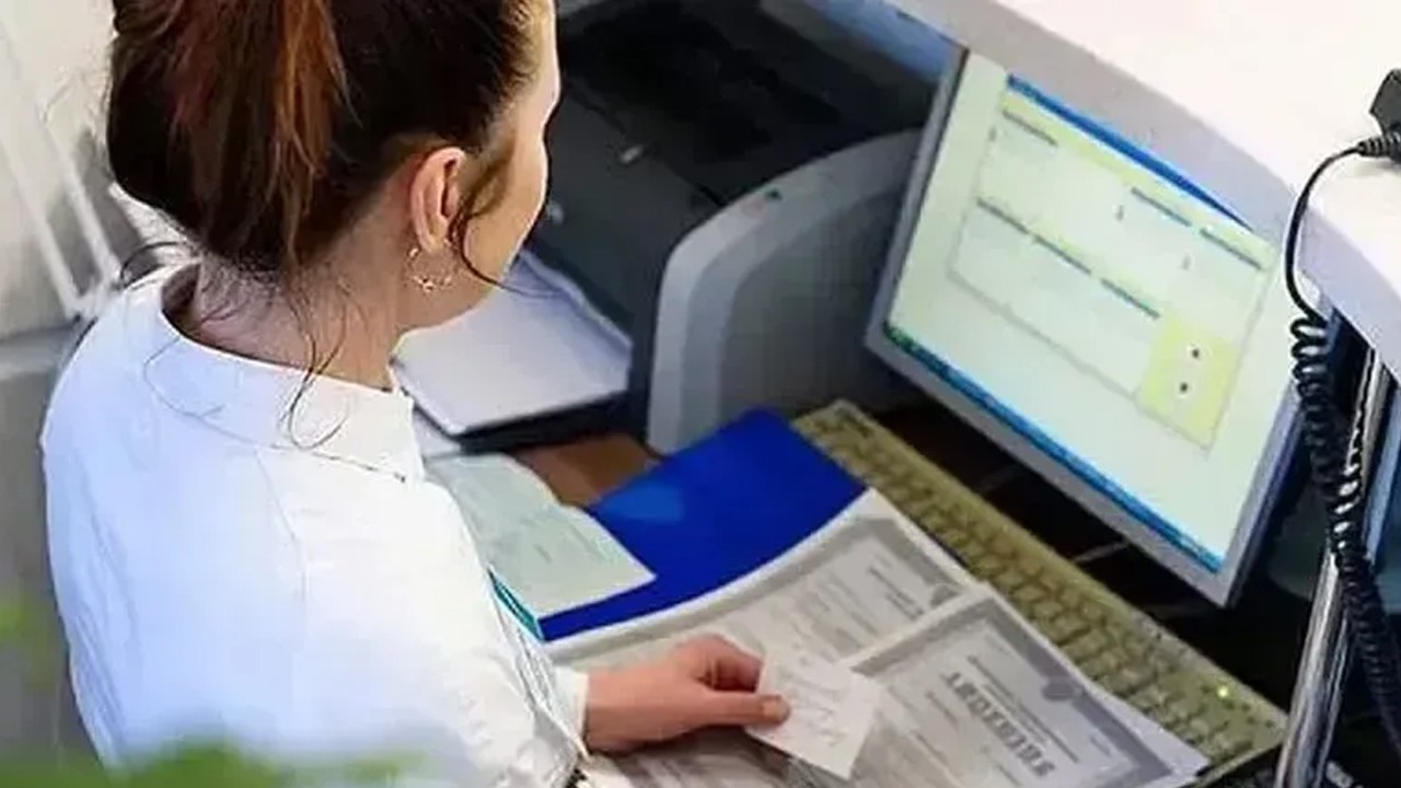 İŞKUR hasta kabul kayıt görevlisi alımları için ilanları paylaştı: Hasta kabul kayıt görevlisi alımı başvuruları ne zaman başlayacak?