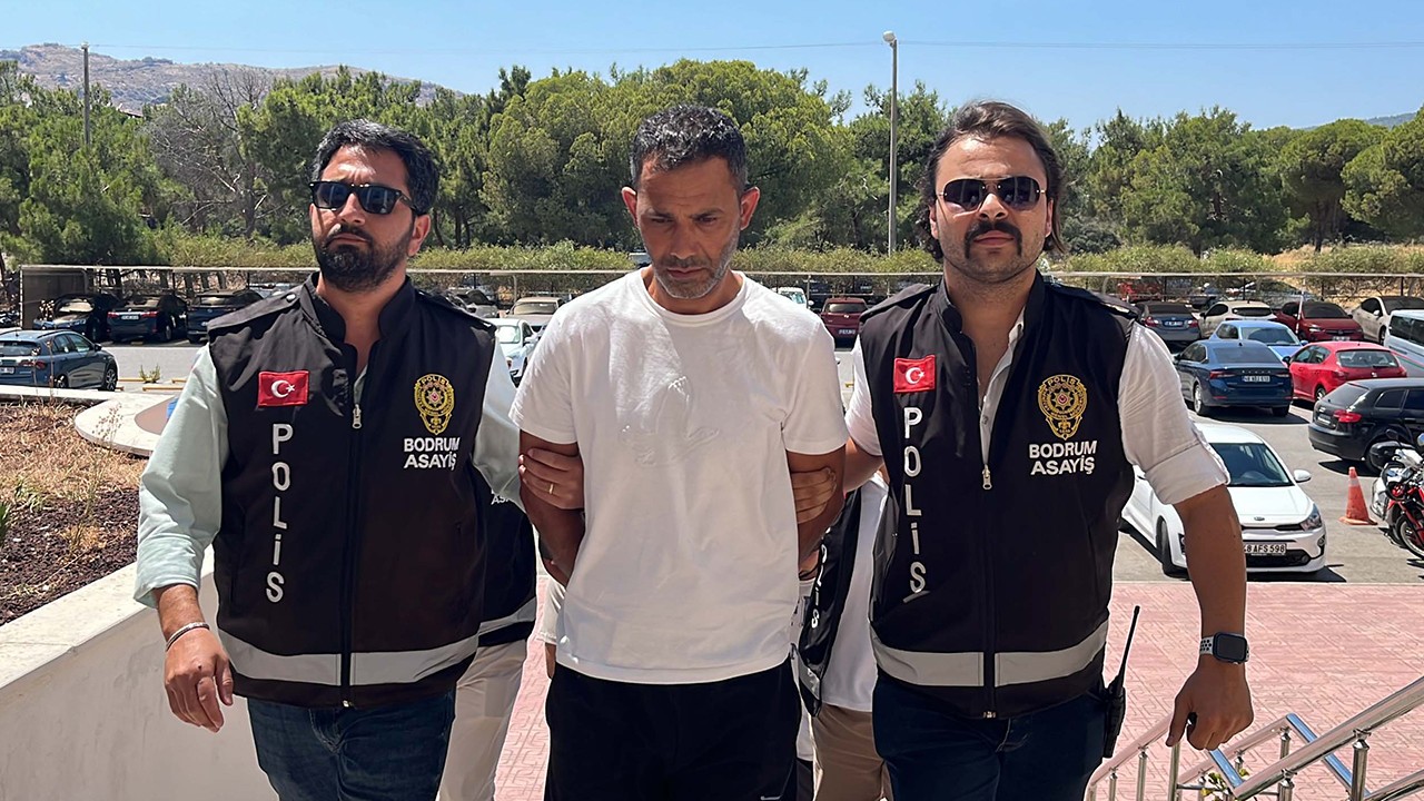 Eski eşi Hüsne'yi öldürüp, arkadaşını yaralayan sanığa müebbet ve 15 yıla kadar hapis istemi