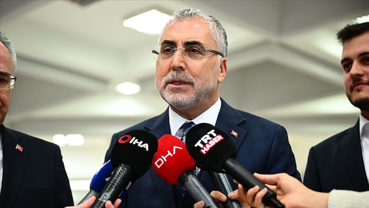 Bakan Işıkhan'dan "İŞKUR Gençlik Programı" açıklaması: Türkiye genelinde 435 bin 825 başvuru yapılmış durumda