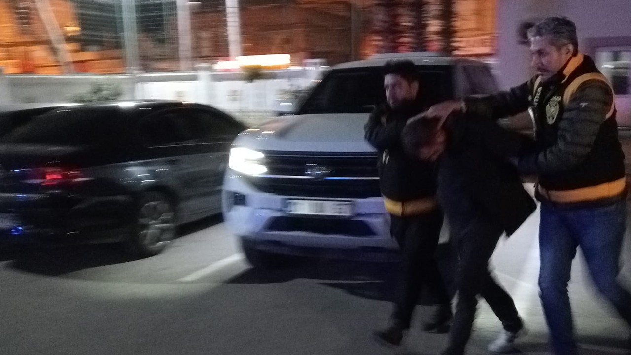 Üzerinden kimlik çıkmadı, yüz tanıma sistemiyle firari hükümlü olduğu belirlendi