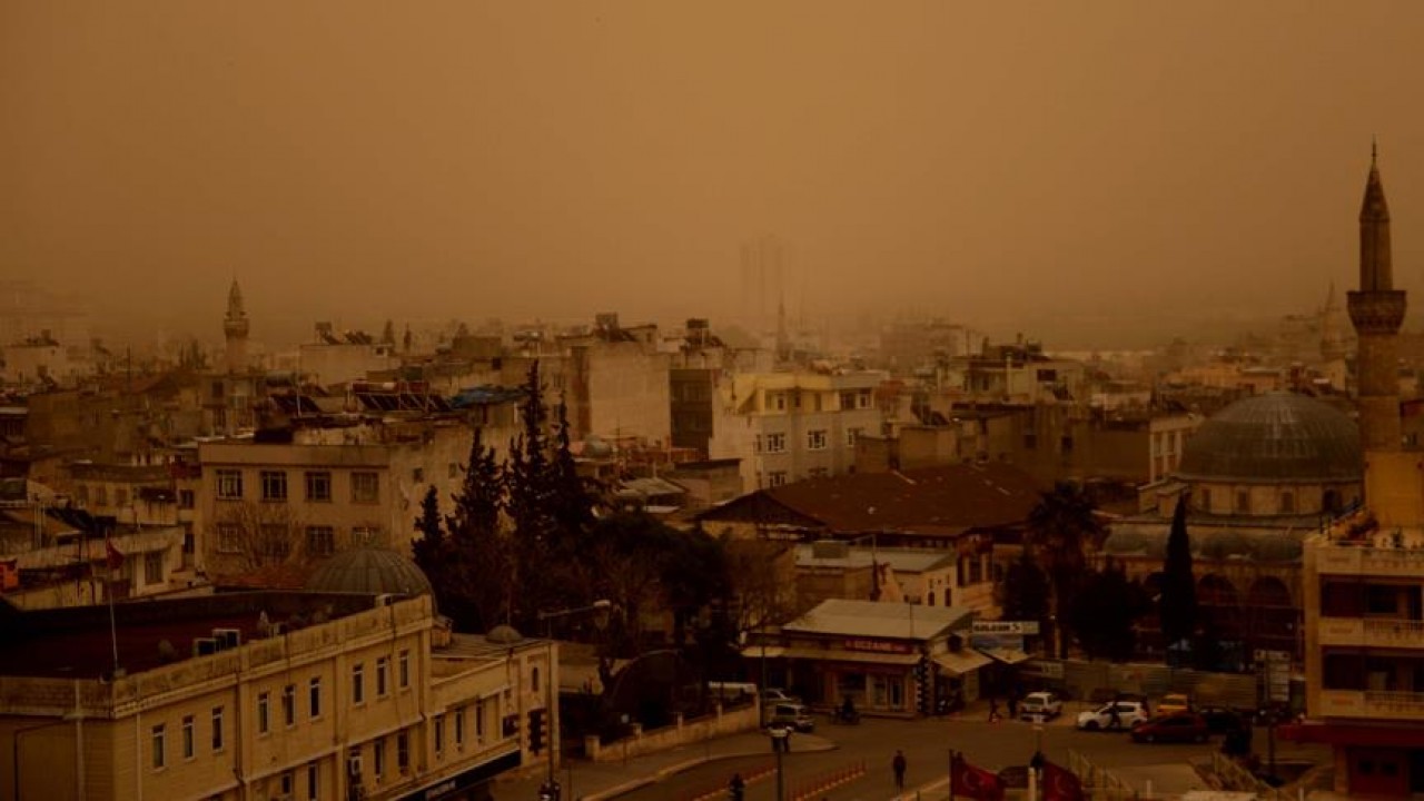 Meteoroloji uyardı: Dışarı çıkmayın, toz yağacak!