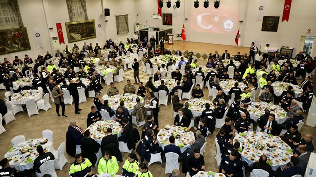Vali Akın, emniyet personeli ile iftar programında bir araya geldi