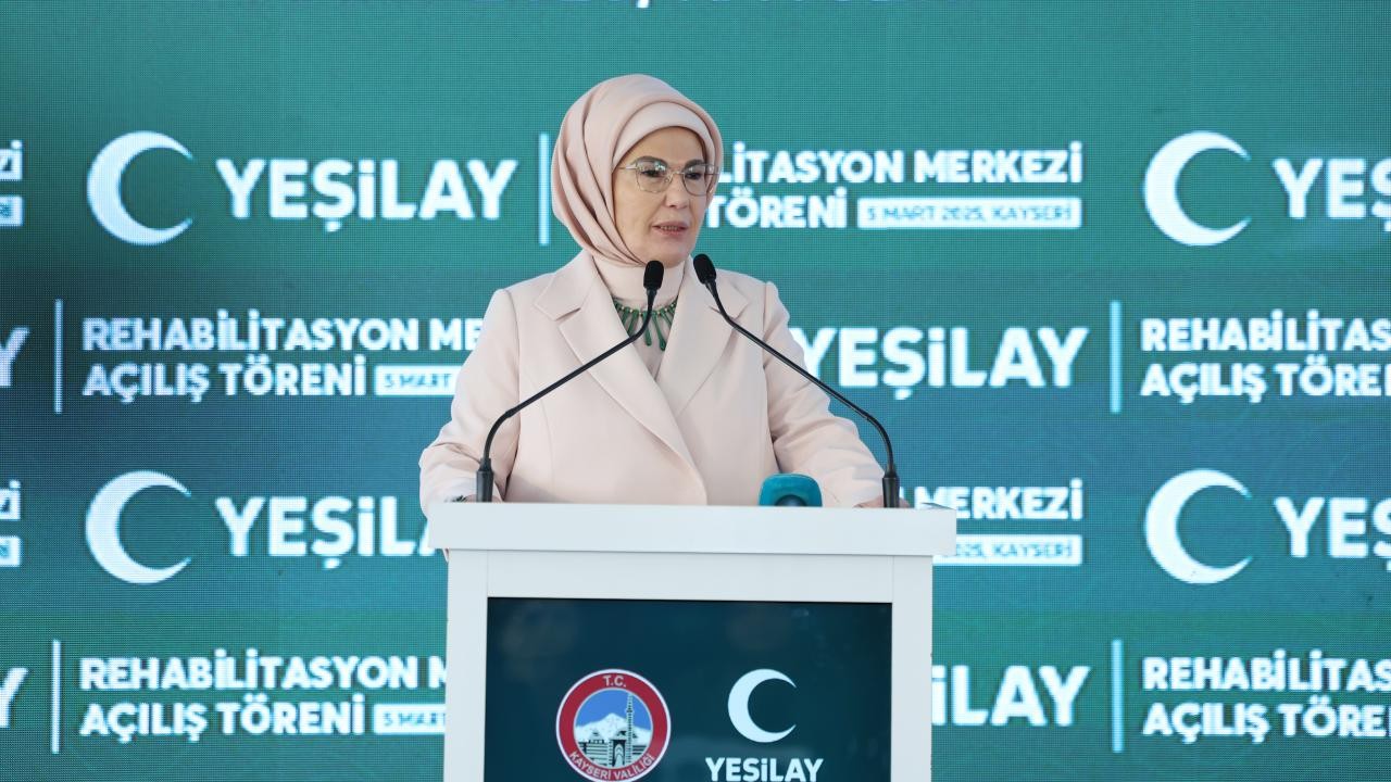 Emine Erdoğan: Yeşilay Merkezleri, hayatını yeniden inşa etmek isteyenlere ışık olsun