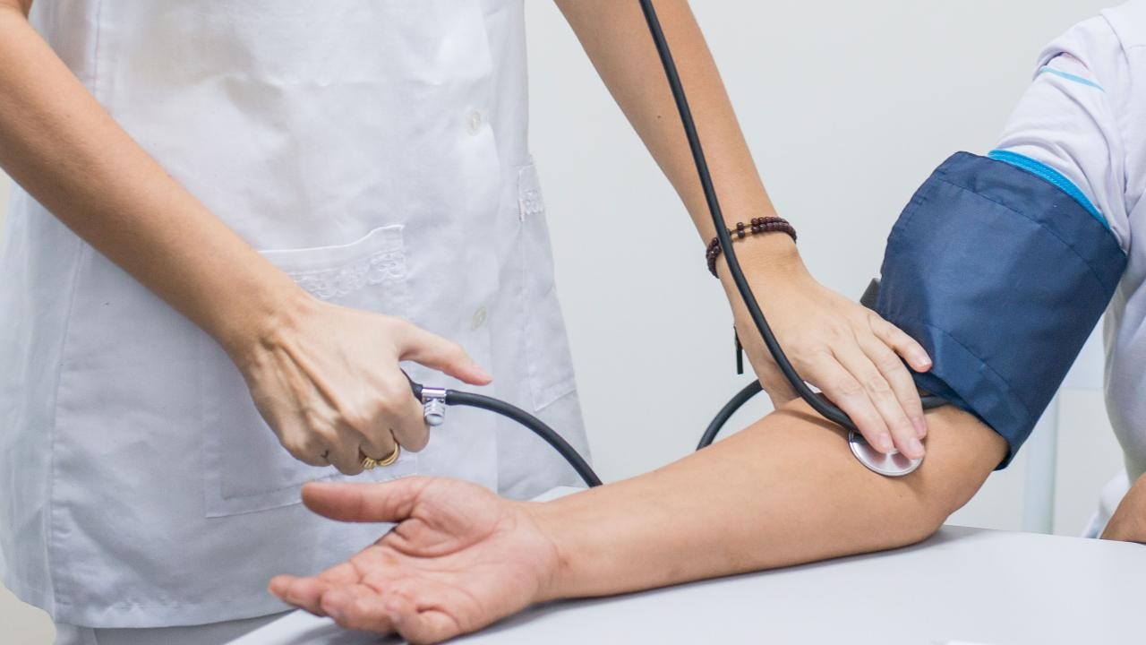 Bilim insanları, inme riski ve şiddetiyle ilişkili 10 yaşam tarzı faktörünü belirledi